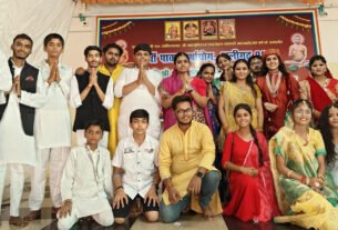 जैन श्रावक संस्कार शिविर का आयोजन में उपस्थित लोग